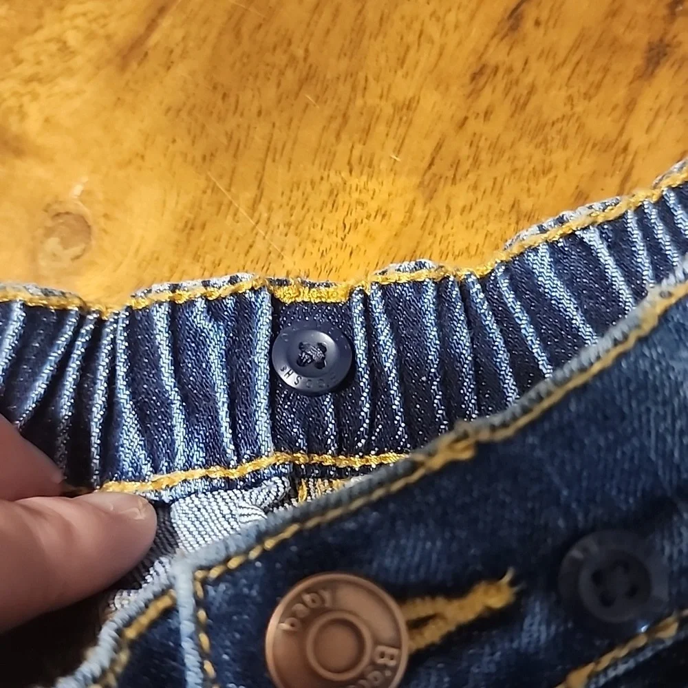 Oshkosh b'gosh sz 9 month jeans